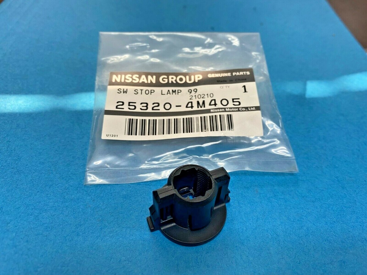 OEM GENUINE NISSAN & INFINITI (2000-219) Clip Switch ASSY