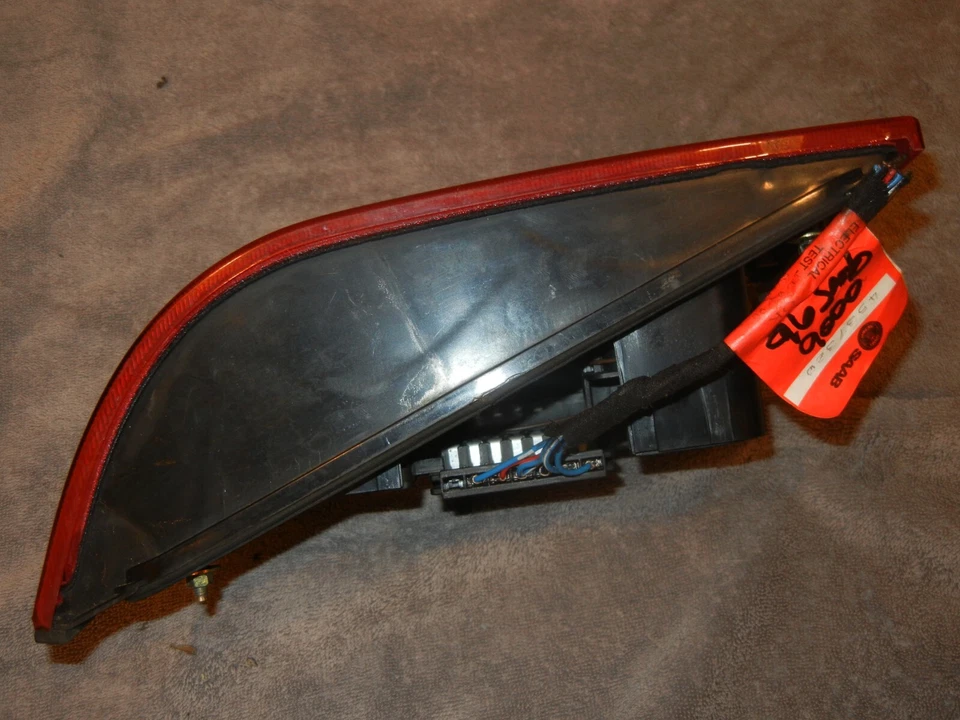 Conjunto de luz trasera izquierda 94-98 SAAB 9000 hatchback con cableado coleta Q2 Foto 4 de 4
