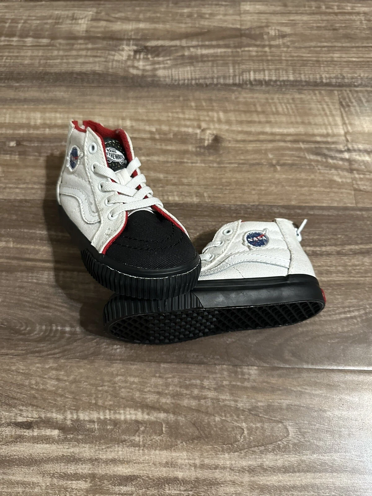 Scarpe Vans Off The Wall X NASA Space Voyager SK8 Hi MTE bambini taglia 7 bianche