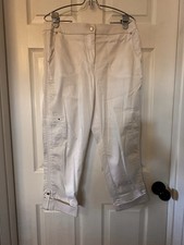 Chico  s Size 1 White Capri Pants Side  Leg Pockets Zipper Lightweight Stretch