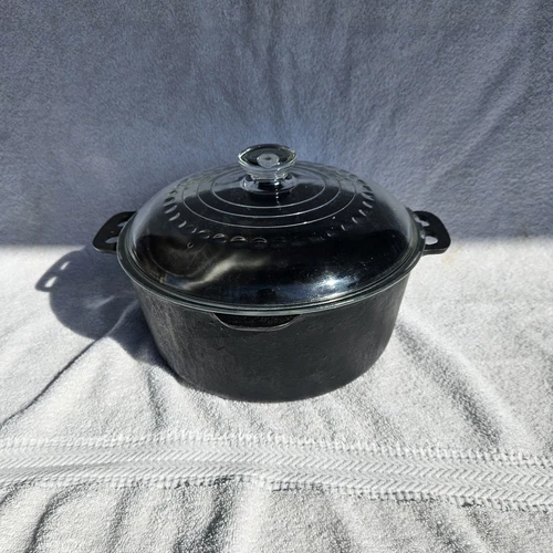 Vintage Cast Iron Wagner Ware Sidney No 8  Dutch Oven 10 1/4” Glass LID