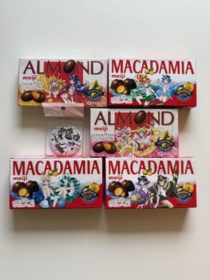 sailor moon Meiji Macadamia Schokolade 5er Set komplett + Ein Spiegel zur Auswahl
