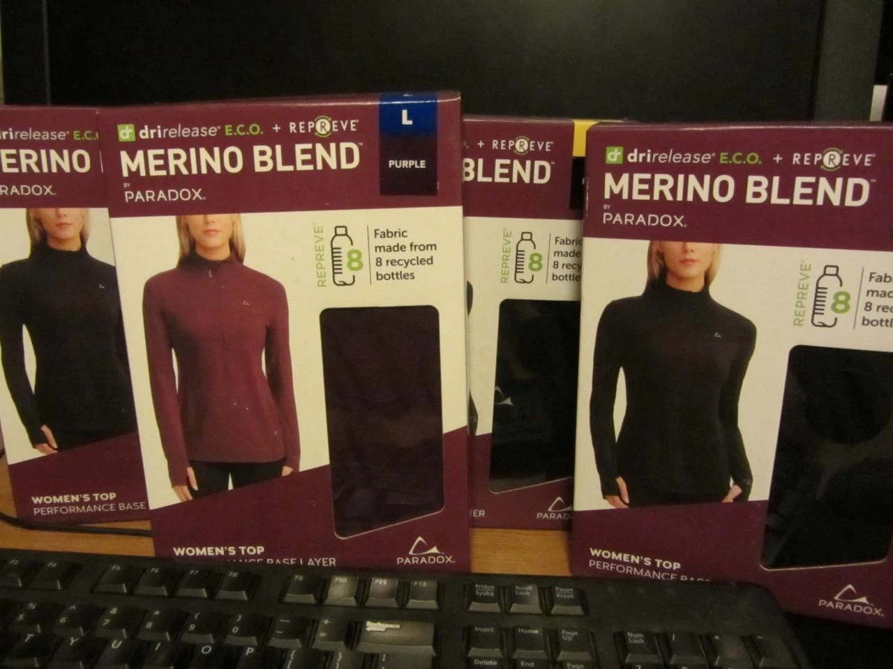 women Paradox merino blend Performance Base Layer top burgundy or black S M L XL
Opens in a new wind