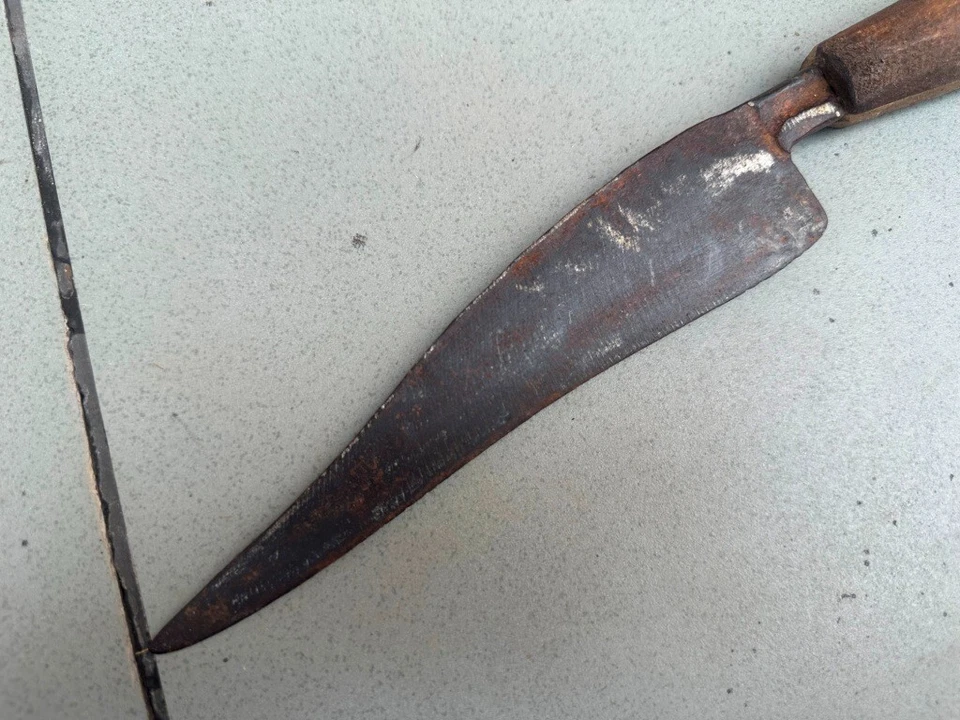 Antiguo cuchillo daga Khanjar de hoja de acero antiguo de 1800 con mango de madera Foto 2 de 4