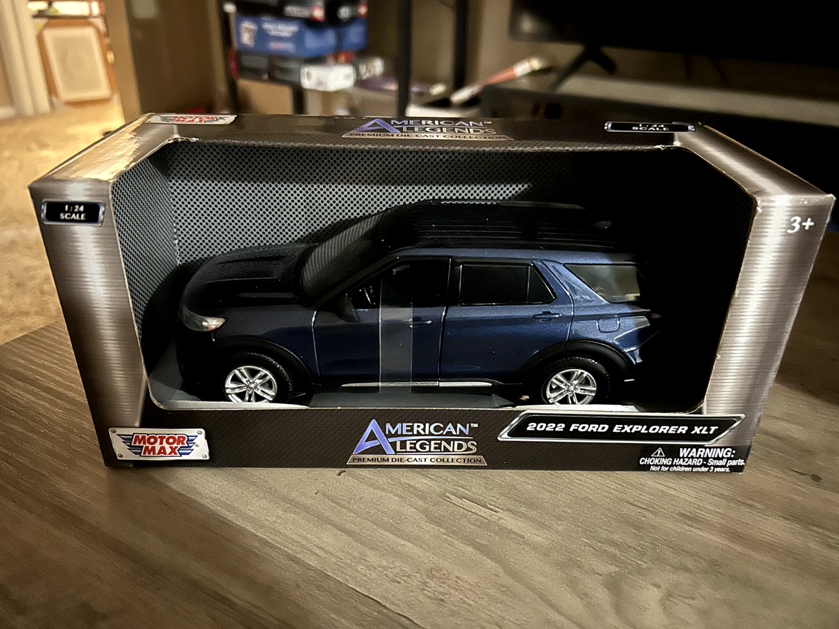 2022 Ford Explorer XLT Dark Blue Metallic 