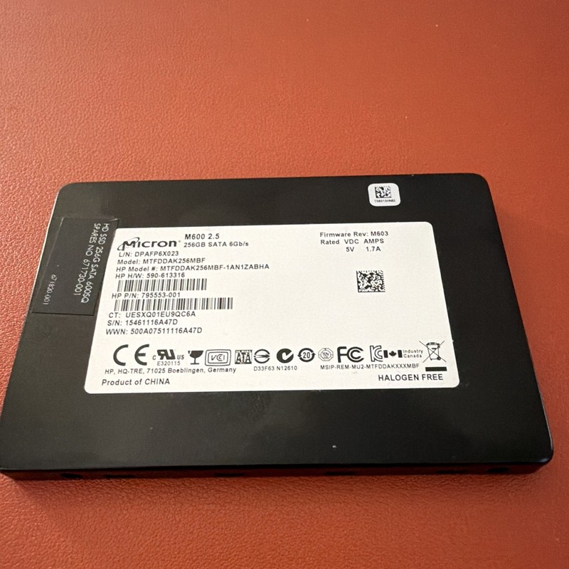 Micron M600 256GB 2.5in SATA III Internal SSD 7mm MTFDDAK256MBF