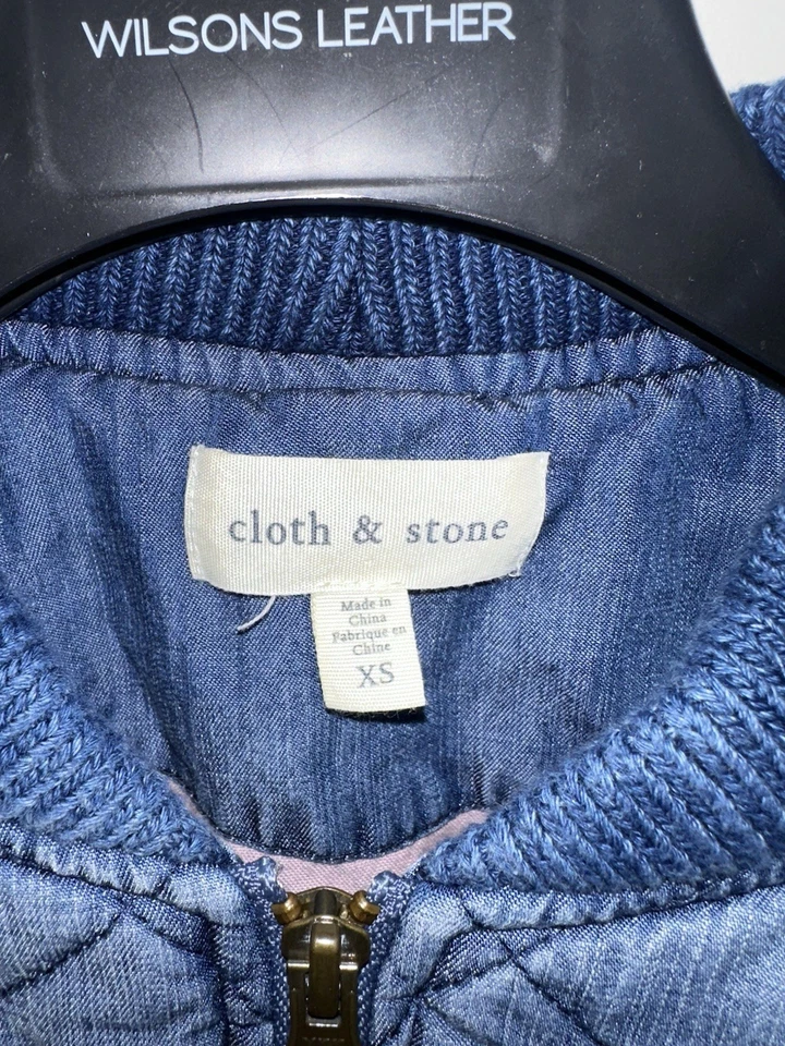 Chaqueta de bombardero Anthropologie acolchada de tela y piedra para mujer talla XS  Foto 3 de 4