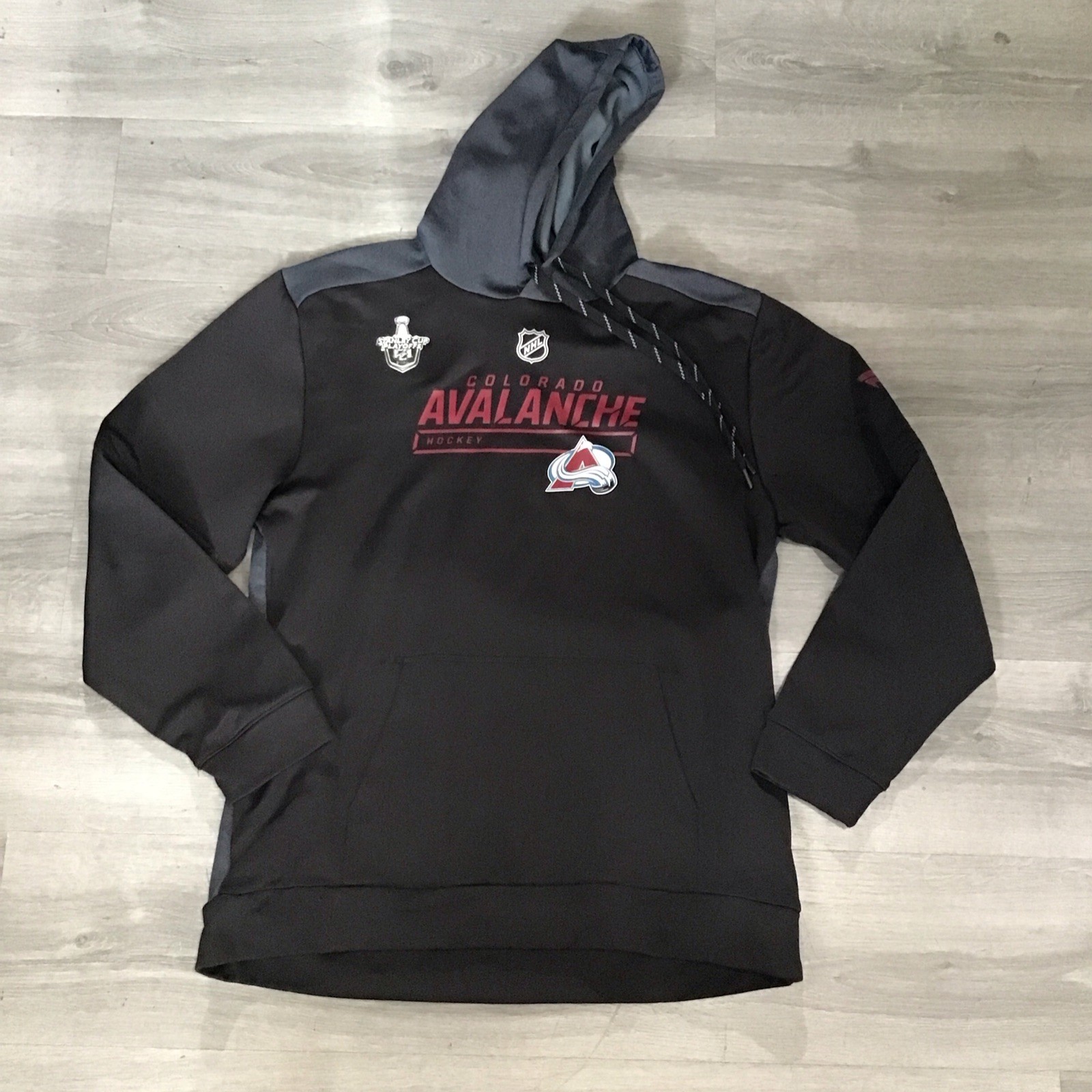 2020 Stanley Cup Team Issued Colorado Avalanche 2-Tone Large Hoodie