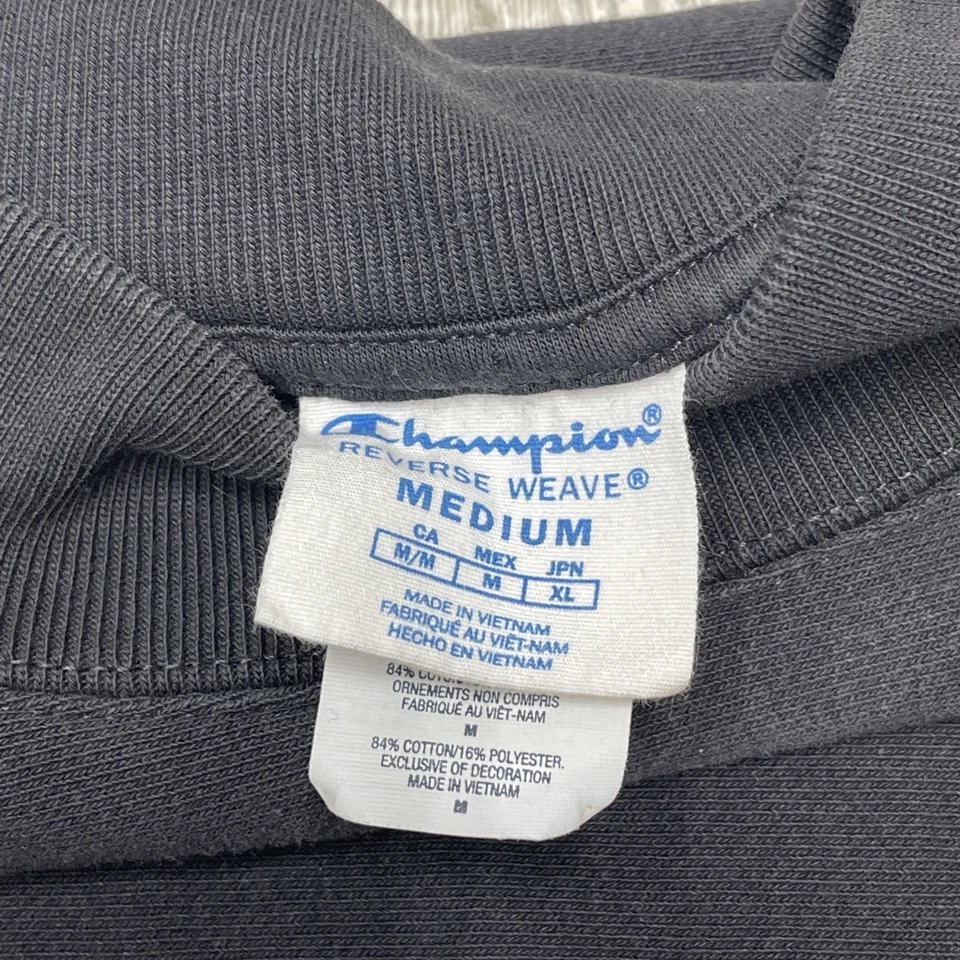 Sudadera Champion tejido inverso recortada (mediana para mujer) negra Foto 3 de 4