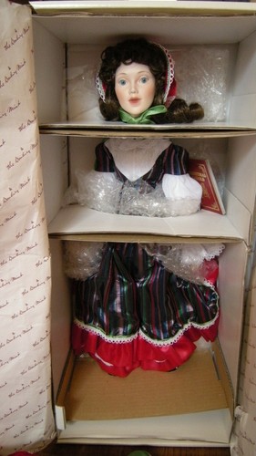 "The Caroler" by Judy Belle, Danbury Mint Holiday Christmas Themed Doll - Picture 4 of 8