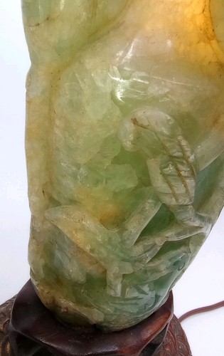 Mid 19th Century Chinese Hand Carved Jade Quartz Table Lamp (Working condition) - Picture 10 of 13