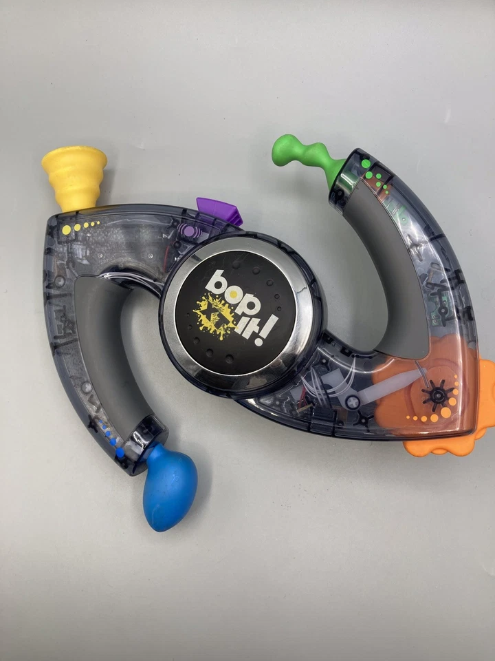 Hasbro Bop It XT Clear Black Onyx Juego Electrónico Portátil 2010 Extreme Probado Foto 3 de 4
