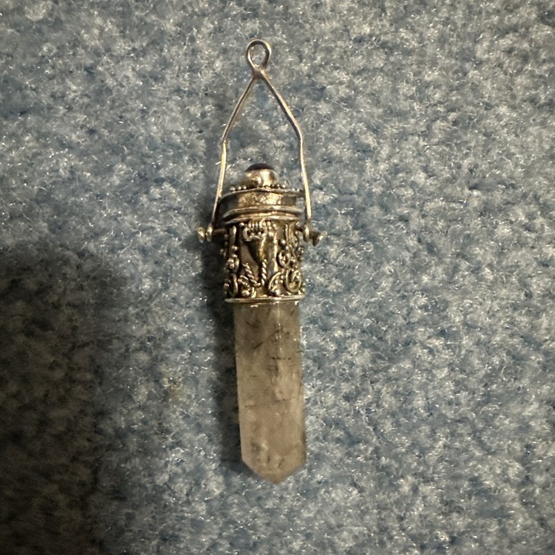 Vintage Rock Quartz Star Sapphire Sterling Pendant With Compartment