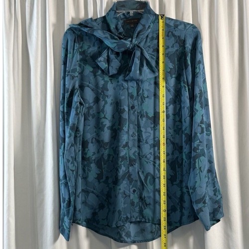 The Limited M Blue Floral Print Bow Blouse Preppy Academia Career Colorful 79-54 - Picture 4 of 12