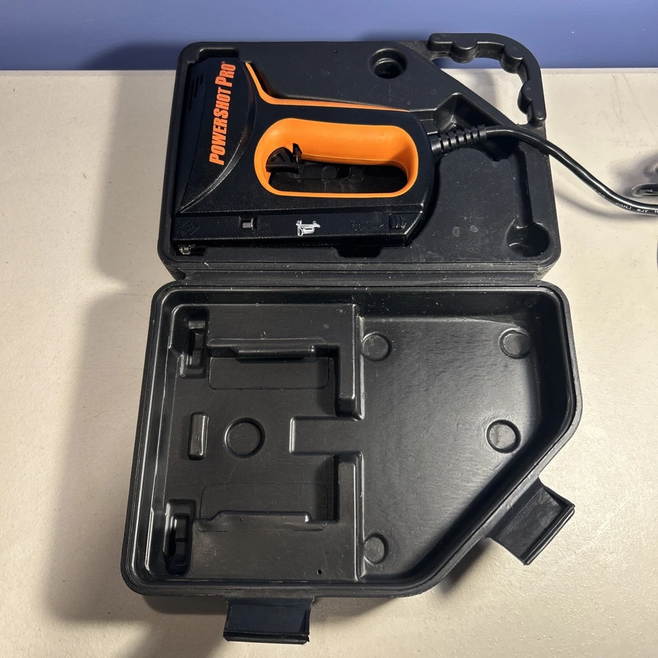 Pistola eléctrica de grapas y clavos Powershot Pro 9100 de alta resistencia PROBADA - ligeramente usada Foto 2 de 4