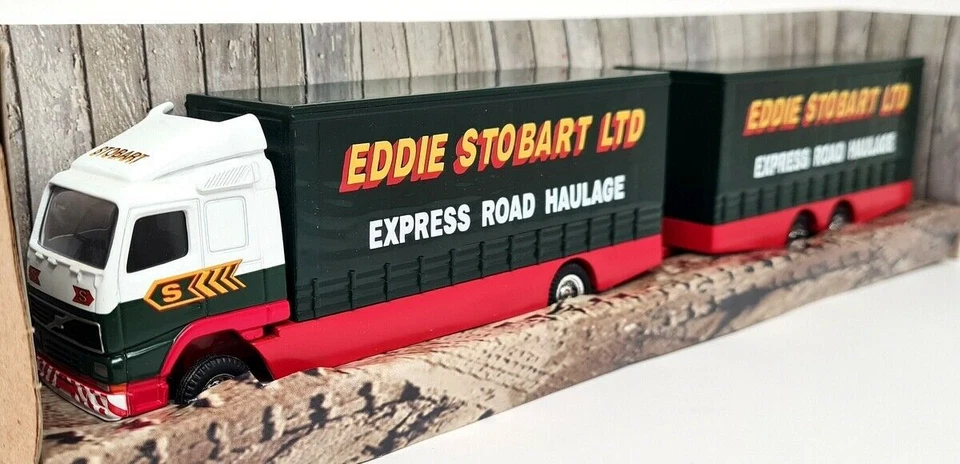 Corgi 1/64 - 59516 Eddie Stobart Volvo SWB Lorry + Close Couple Trailer - Image 3 of 3