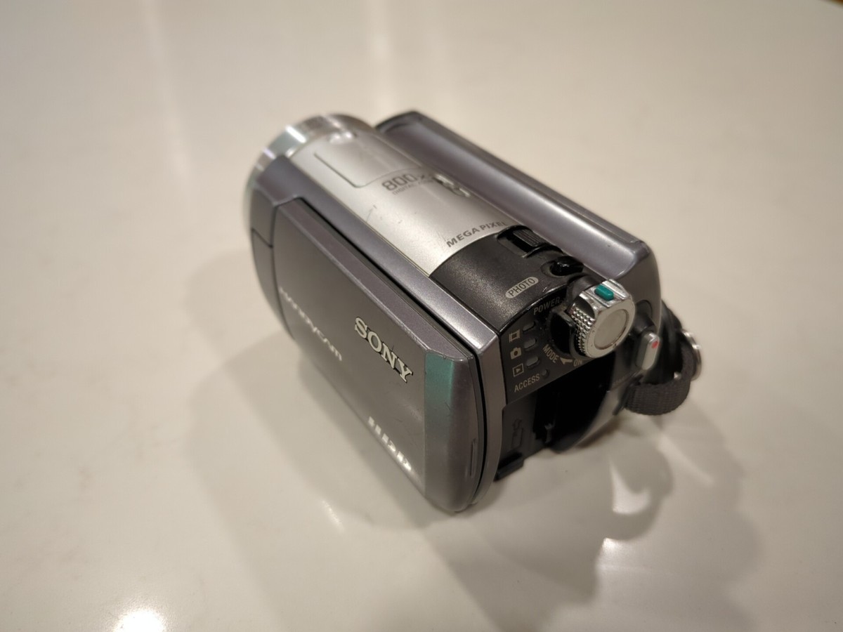 ビデオカメラ Sony Handycam DCR-SR80 60GB Sony Handycam DCR-SR80 60GB Hard Drive Camcorder With