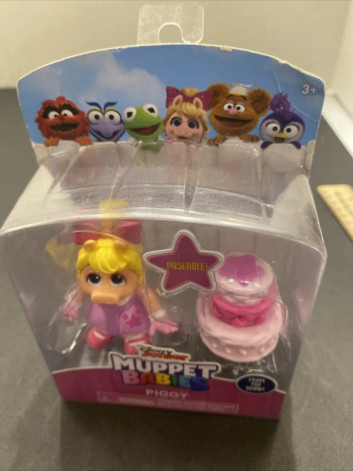DISNEY JUNIOR MUPPET BABIES POSEABLE PIGGY AND BIRTHDAY CAKE  Used  MB - Image 4 of 4