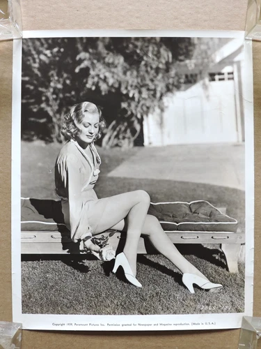 Isa Miranda original leggy pinup portrait photo 1939 Hotel Imperial