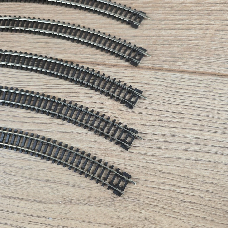 Peco ST-17 No 3 Radius Double Curve Set of 8 N Gauge Track New & Unused - Image 2 of 4