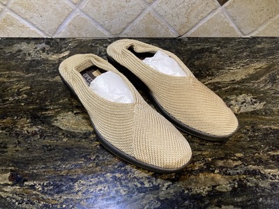 NWOB Arcopedico Womens Beige Knit Slip On Comfort Shoes Sneakers Women s 7 EU 38