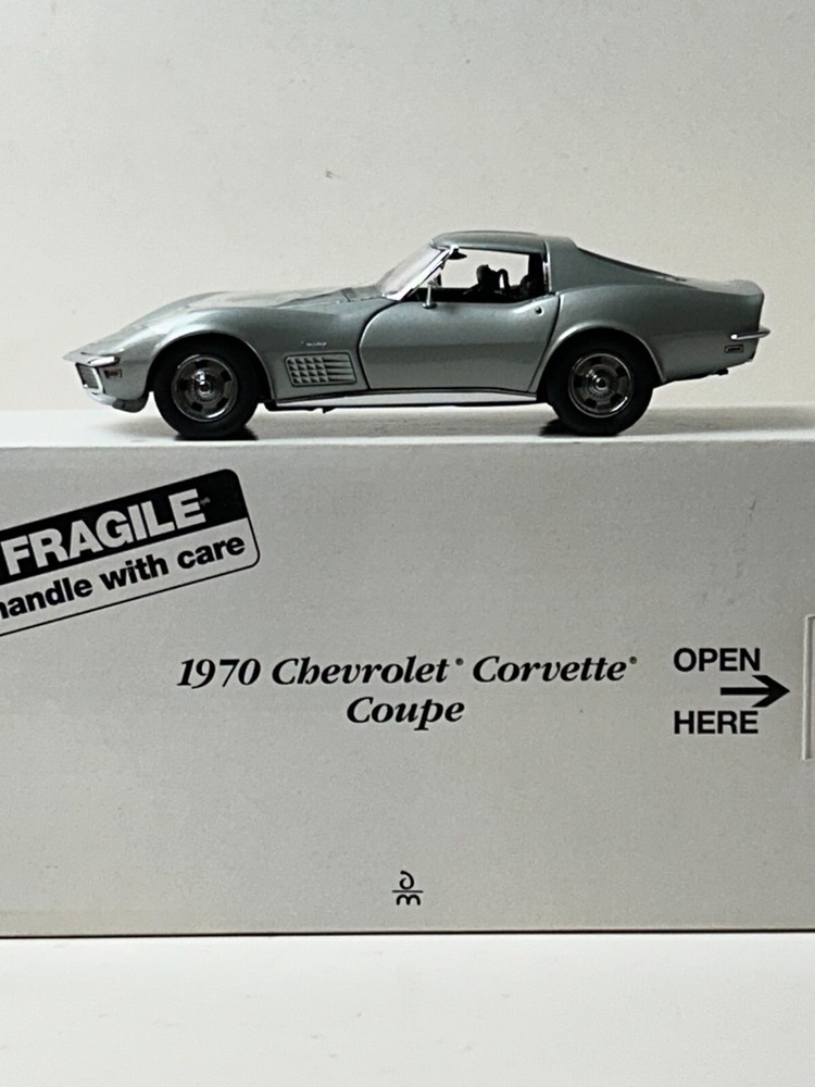 Danbury Mint 1:24 Scale Diecast 1970 Chevrolet Corvette with Box