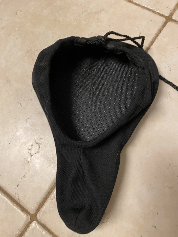 Cubierta de sillín de asiento de bicicleta EaseGel negra acolchado adicional para comodidad JB Foto 2 de 4