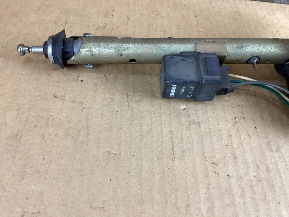 1988-1991 Cadillac Eldorado Aerial Radio Power Antenna 22059694 - Image 3 of 4