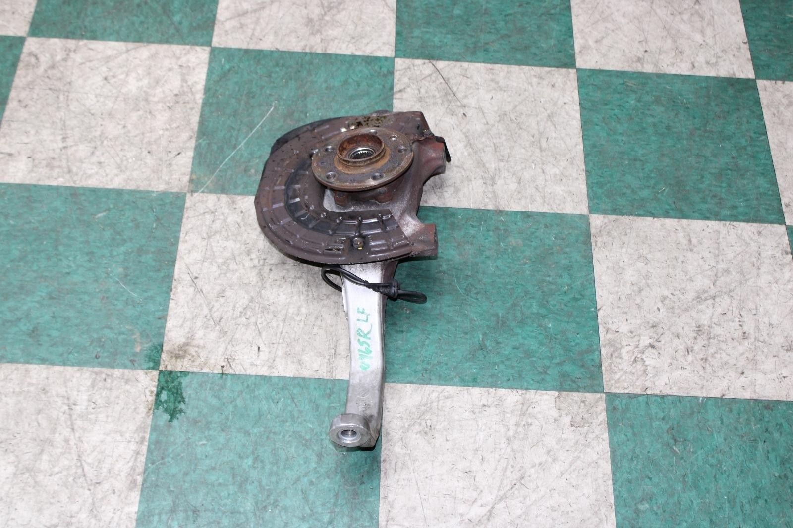 Maserati Quattroporte 2014-2020 Front Left Steering wheel hub