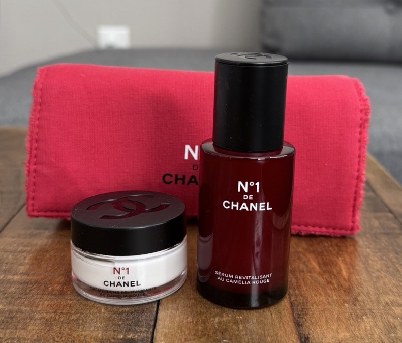 CHANEL No.1 De Chanel Red Camellia Revitalizing Serum & Rich