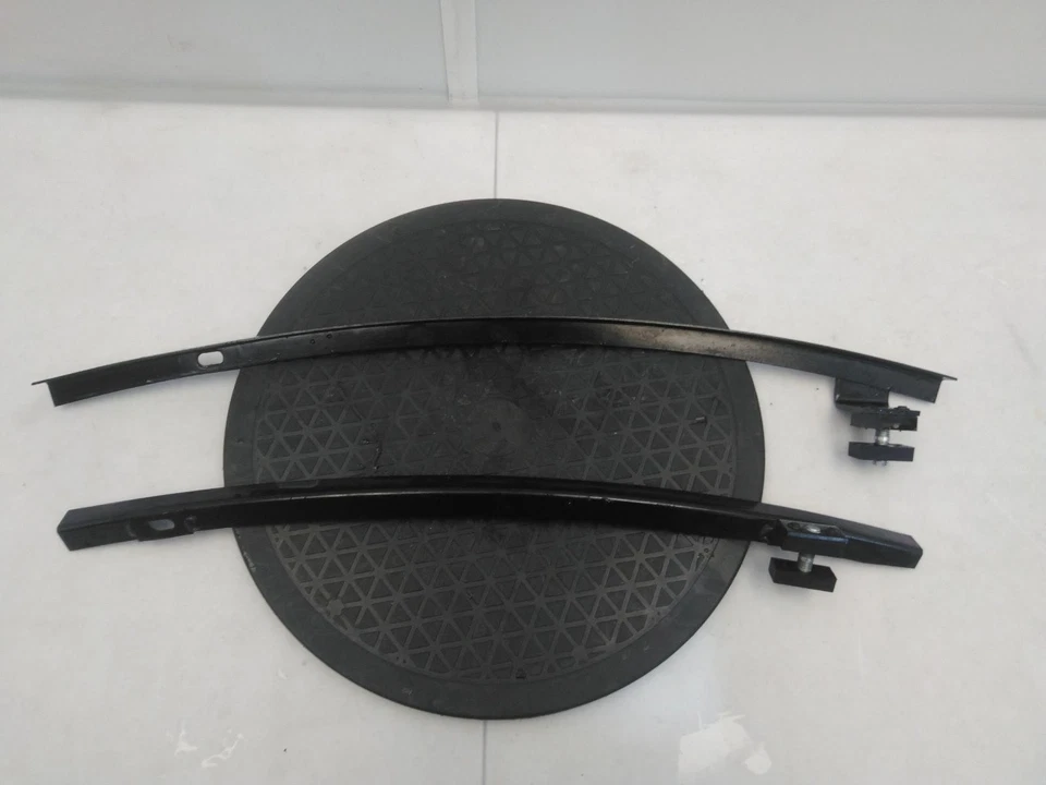 LOTUS EVORA Bracket 2010-2021 RH WINDOW RUNNERS  - image 4 of 4