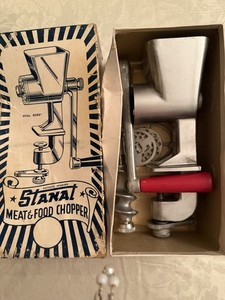Vintage Stanat Meat & Food Chopper Oval Bore w/ Original Box Red Handle USA-read