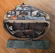Mathews Archery Bow Solocam Q2XL w/ Arrows w/ Hard Case SKB Bag and More