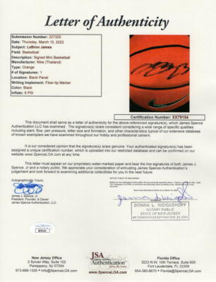 【サイン入り】 LE Ball Lightning 英語版 LEBRON JAMES SIGNED AUTOGRAPH MINI NIKE BASKETBALL BALL - KING