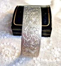 KIRK-STIEFF SOLID PEWTER BRACELET- 1" WIDE BAND CUFF- 'COSMOS' -#900-100 - 1990s