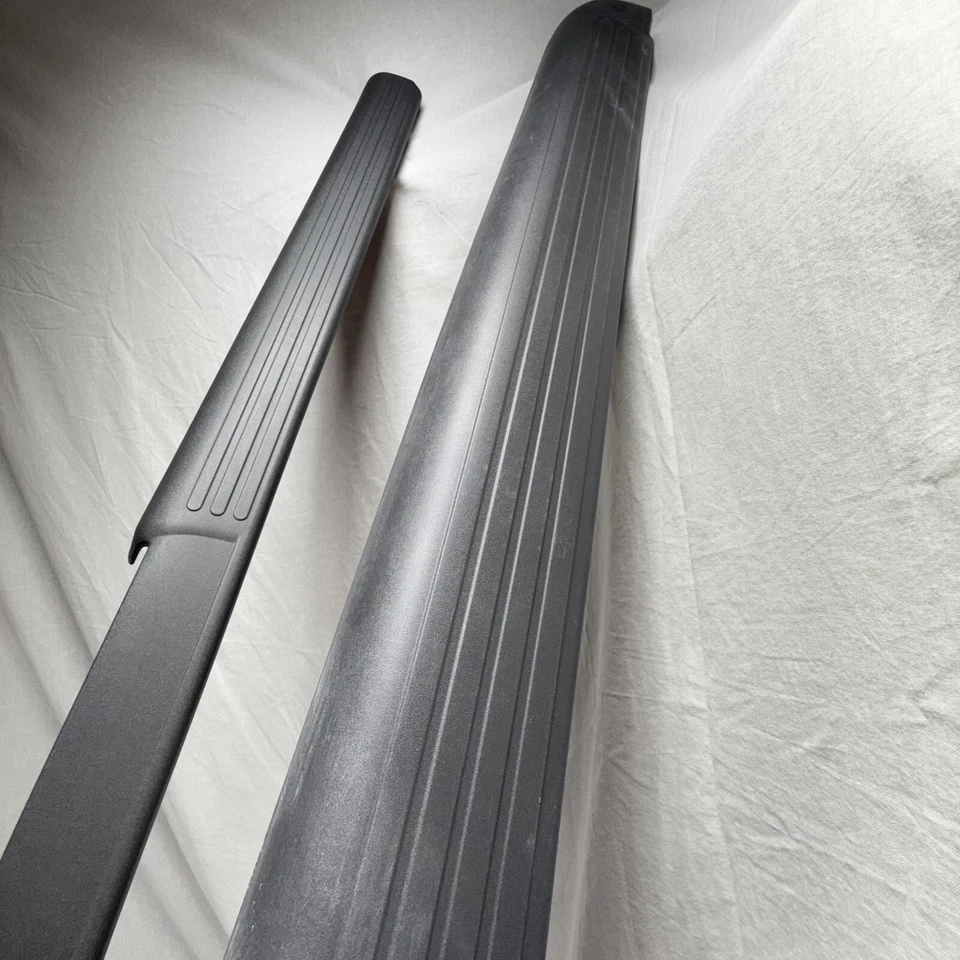 Porta traseira lateral direita trilho de caçamba Nissan Frontier 2005 - 2021 fabricante de equipamento original 999T1-BR200CC - Imagem 3 de 4