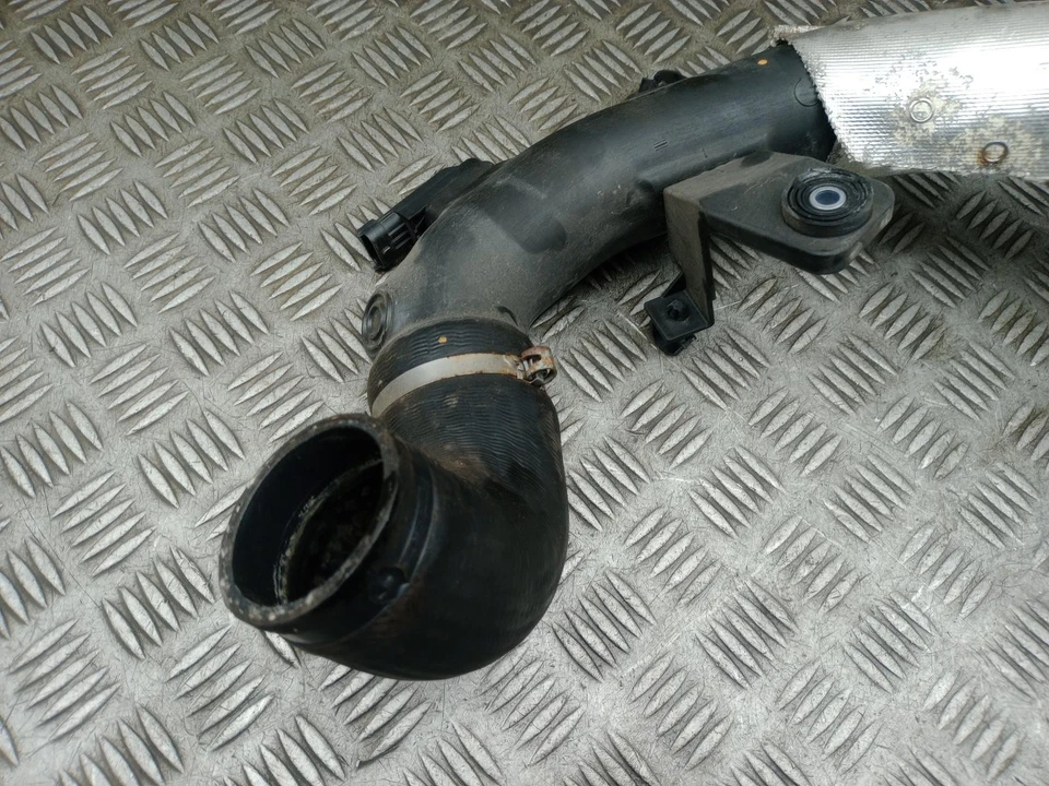 ТРУБОПРОВОДНЫЙ ШЛАНГ ИНТЕРКУЛЕРА FIAT 500X 1,4 БЕНЗИНОВЫЙ 51960500 MK1 2015–2024 - Изображение 4 из 4