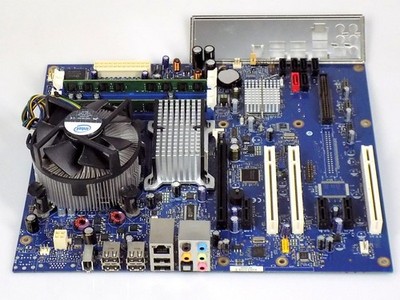 Mainboard CPU RAM Bundle: Intel D81073-207 / Intel Core 2 Duo E6550 / 4GB DDR2