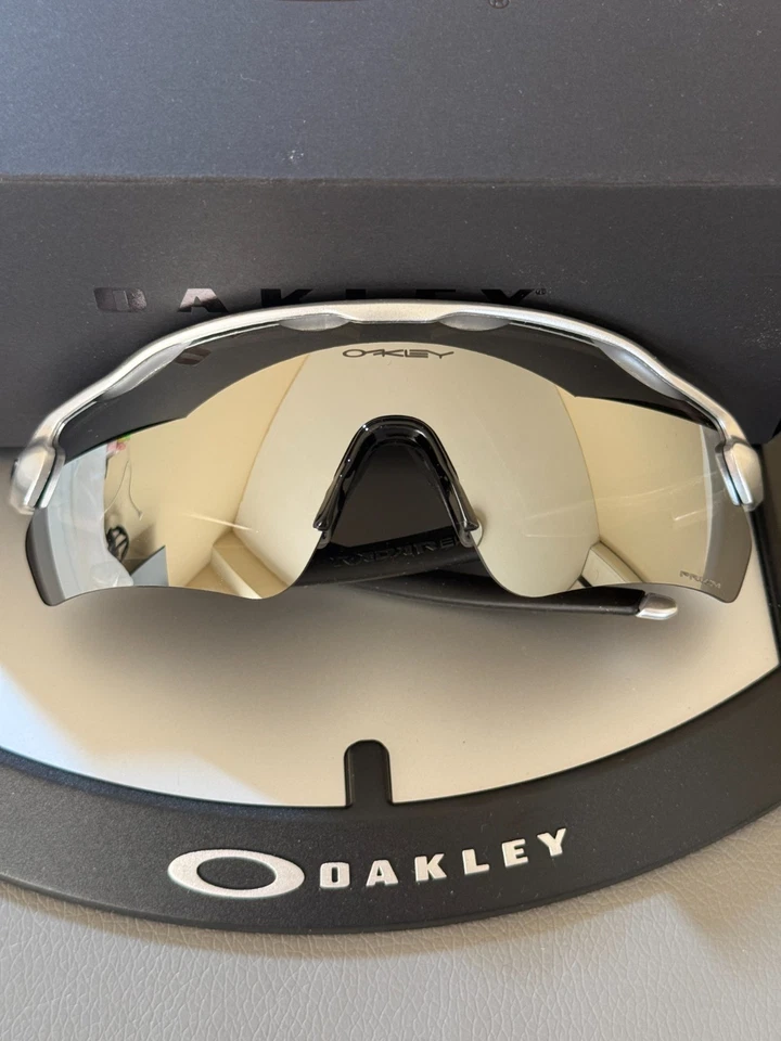 NUEVO Gafas de sol Oakley OO9208 EV Radar Path marco plateado/espejo Prizm Foto 3 de 4