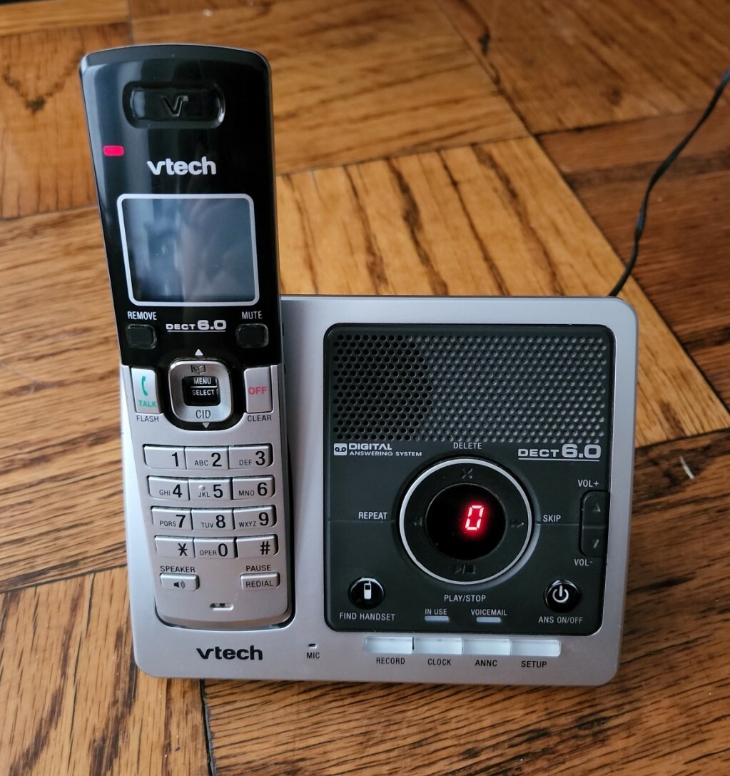 V Tech Dect 6.0 Cordless Phone Digital Answering System Model DS6121