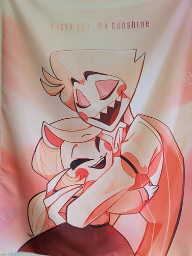 Hazbin Hotel/Helluva Boss Wandbehang Wandteppich Luzifer und Charlie Morningstar - Bild 3 von 4