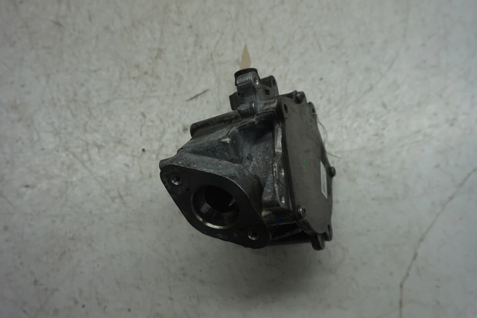 Volkswagen Tiguan 2018-2024 OEM 2,0 L bomba de vacío 06K145100 Foto 4 de 4