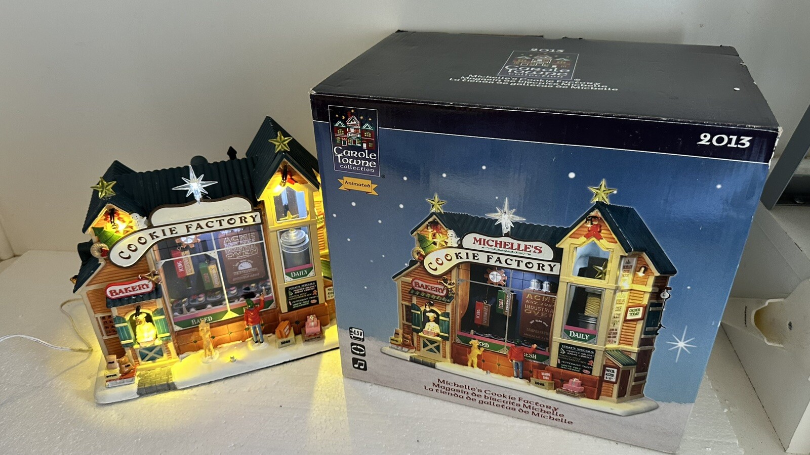 Lemax Carole Town Christmas Cookie Factory 2013 Animated Sounds / Lights