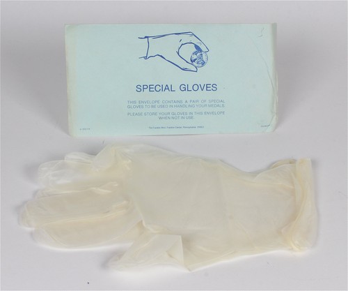 RARE 1972 Franklin Mint Special Gloves For Medal Handling with Envelope