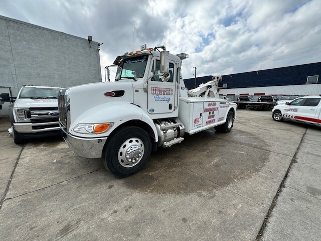 2012 PETERBILT 337 CLASS 7 COMMERCIAL VEHICLE WHEEL LIFT TOW TRUCK