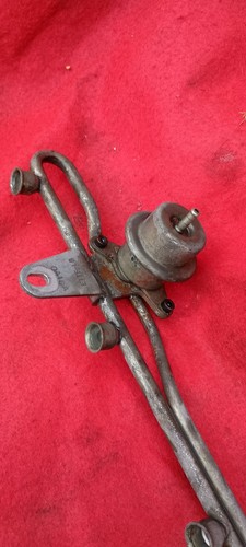 1987-1995 Ford🇺🇸E F150 4.9 300 6 Cylinder "Fuel Rail" - Picture 2 of 11