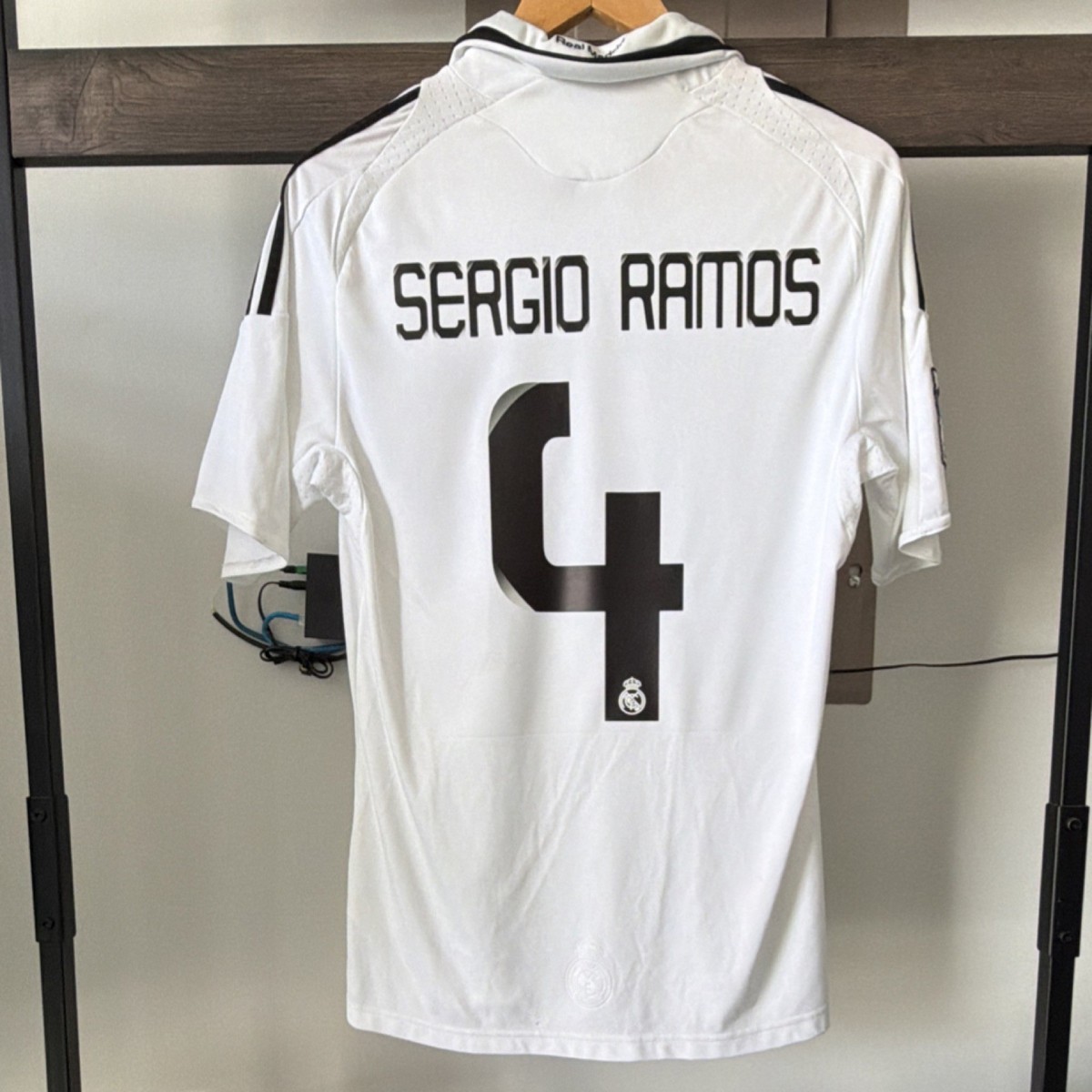 Real Madrid SERGIO RAMOS 4 ユニフォーム Real Madrid SERGIO RAMOS 4 ユニフォーム Sergio Ramos of Real