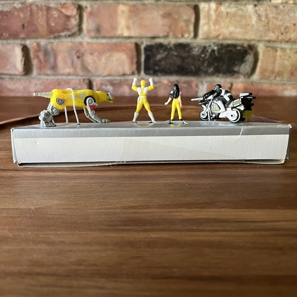 Micro Machines Mighty Morphin Power Rangers Set #4 Amarillo Ranger Trini Foto 4 de 4