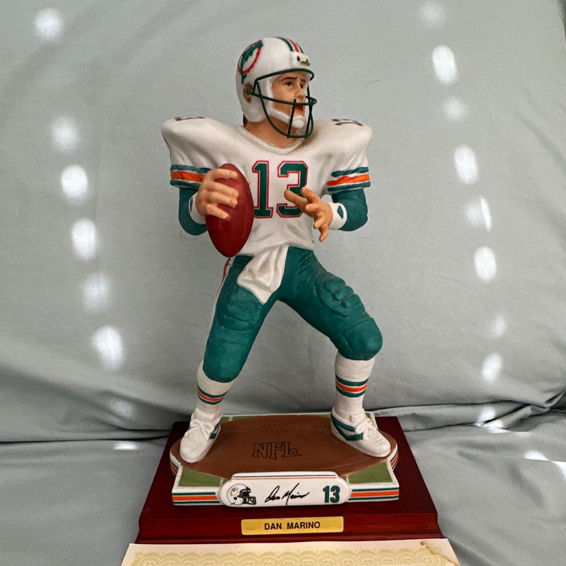 Sports Impressions Dan Marino NFL Superstar 9in Ceramic Figurine Signed 1990 LE