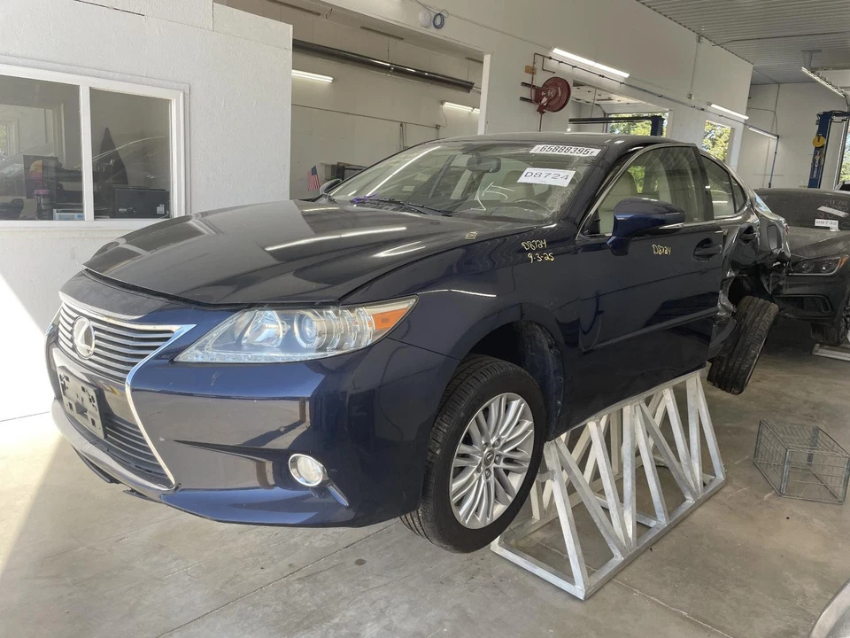 Used Left Tail Light Assembly fits: 2013 Lexus ES350 quarter panel mounted Left - Image 2 of 4